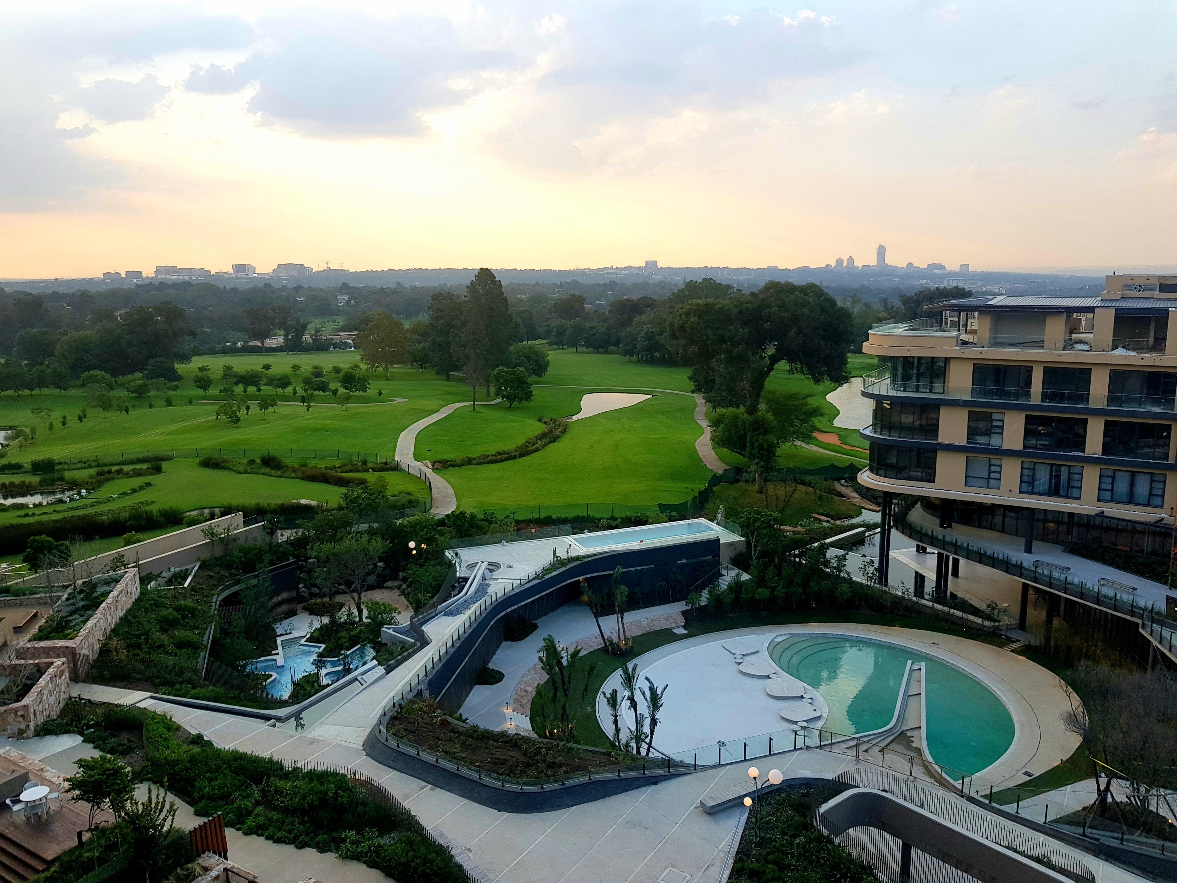 The Houghton Hotel, Spa, Wellness & Golf Johannesburg Luaran gambar View of the golf course at the Royal Park